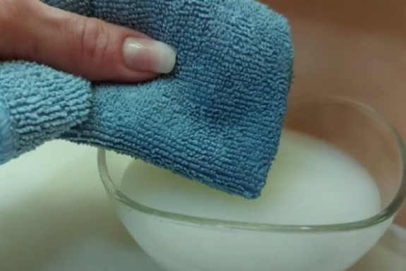 Brzo i lako: Evo kako da uklonite mrlje sa zidova bez da oštetite boju - featured image