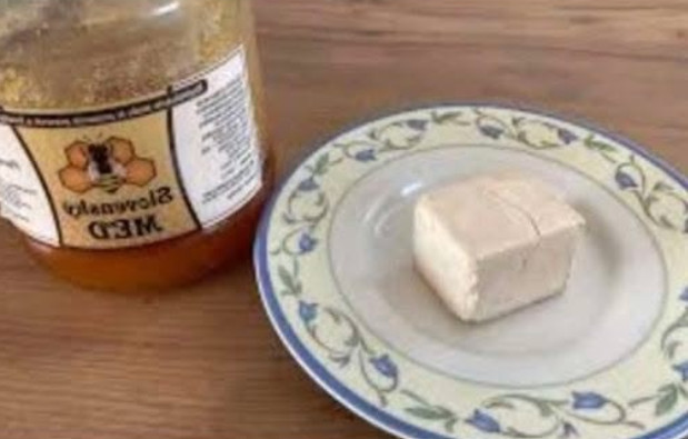 SAMO KVASAC, MALO MEDA I K0SA PONOVO NARASTE KAO U 20-IMA:Kućni trik protiv gubljenja kose i brzog rasta,djeluje bolje od hemije - featured image