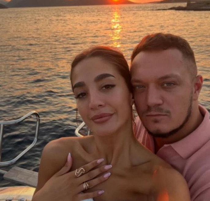 ISPLIVAO KUĆNI VIDEO ANĐELE I GASTOZA! Nije bio svestan DA JE KAMERA UPALJENA, PA ZARONIO DUBOKO – OVO GLEDATE NA SOPSTVENU ODGOVORNOST! - featured image