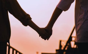 TRČE U ZAGRALJ BIVŠE LJUBAVI: Sudbina je OVIM znacima namenila novi početak i prošlost im se vraća!